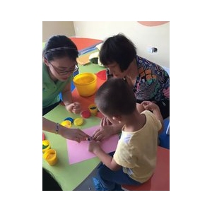 艾右兒童繪本館