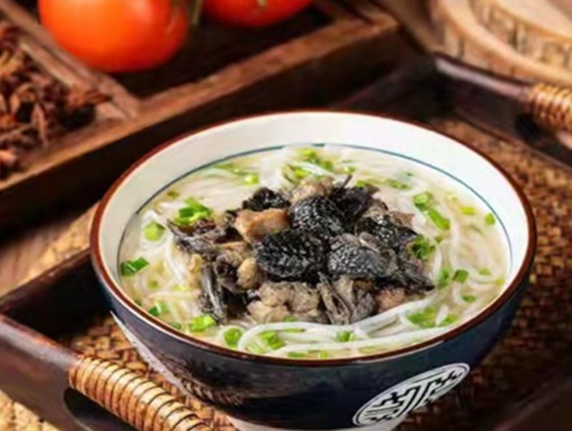 貝香烏雞米線