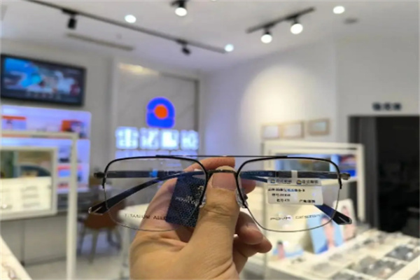 雷諾眼鏡 雷諾眼鏡