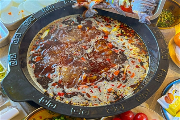 愛上魚自助火鍋