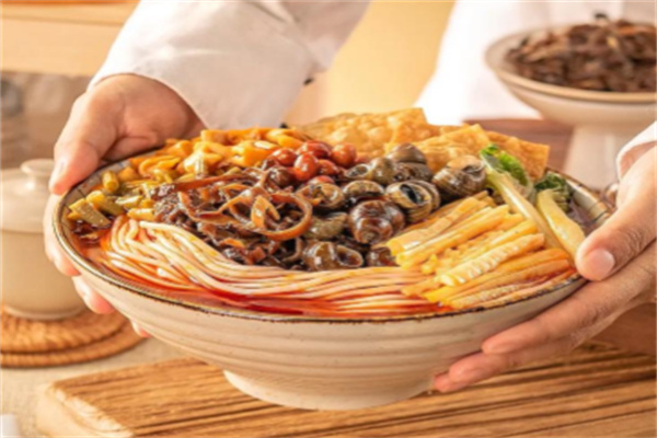 老牌子柳州螺螄粉