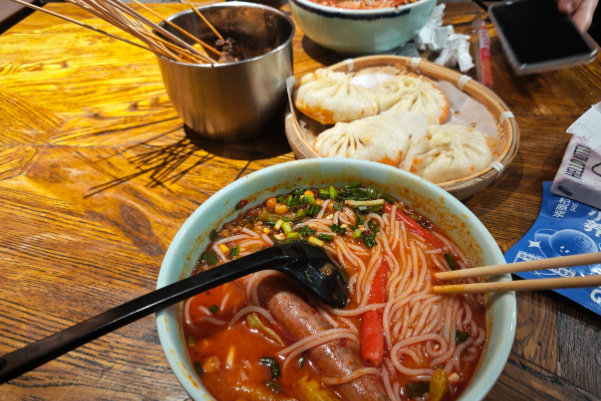 李豁子臭豆腐米線