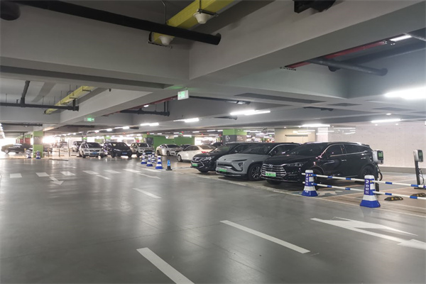 小強(qiáng)停車