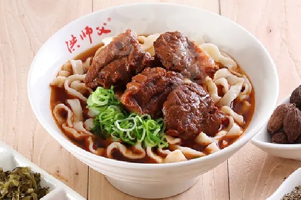 洪師父牛肉面